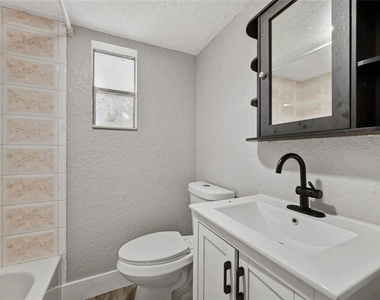 1608 Hope Street - Photo Thumbnail 14