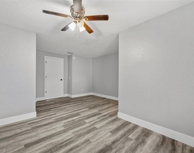 1608 Hope Street - Photo Thumbnail 10