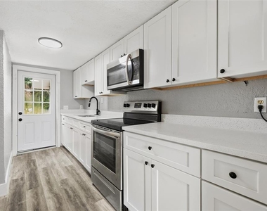 1608 Hope Street - Photo Thumbnail 7