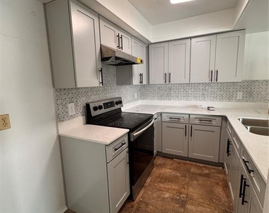 2618 Upsandown Street - Photo Thumbnail 4
