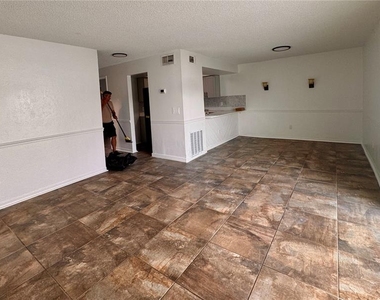 2618 Upsandown Street - Photo Thumbnail 6