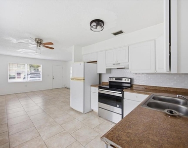 2218 Brandy Place - Photo Thumbnail 5