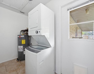 2218 Brandy Place - Photo Thumbnail 6