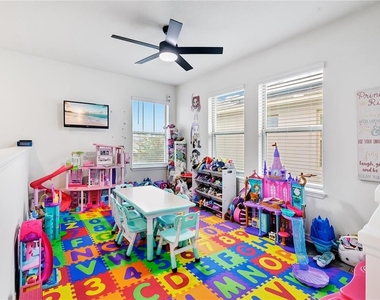 15926 Moonlight Bay Street - Photo Thumbnail 19