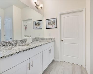 15926 Moonlight Bay Street - Photo Thumbnail 17