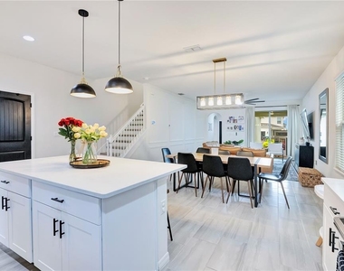 15926 Moonlight Bay Street - Photo Thumbnail 7