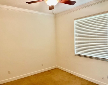 3647 Hollywood Place - Photo Thumbnail 19