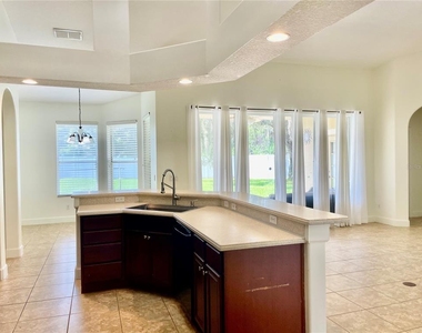 3647 Hollywood Place - Photo Thumbnail 9