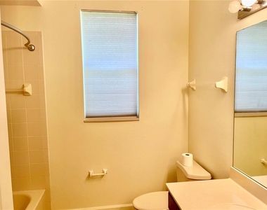 3647 Hollywood Place - Photo Thumbnail 20