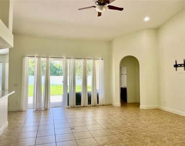 3647 Hollywood Place - Photo Thumbnail 6
