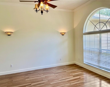 3647 Hollywood Place - Photo Thumbnail 5