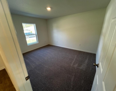 9 Slippery Rock Place - Photo Thumbnail 8