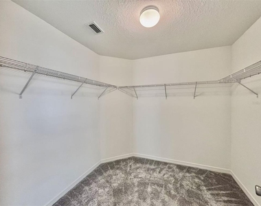 1028 Mattie Pointe Way - Photo Thumbnail 17