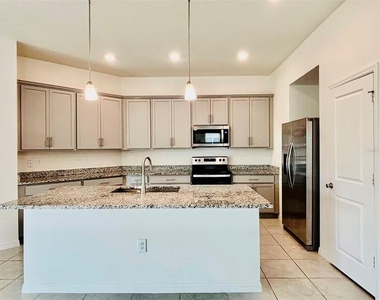 1028 Mattie Pointe Way - Photo Thumbnail 9