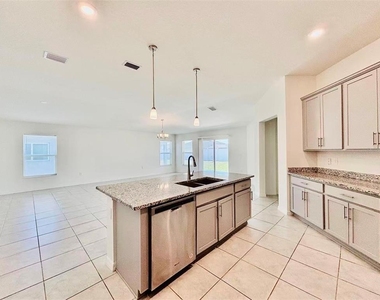 1028 Mattie Pointe Way - Photo Thumbnail 10