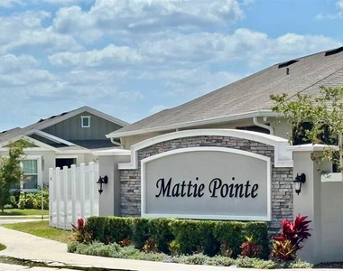 1028 Mattie Pointe Way - Photo Thumbnail 1