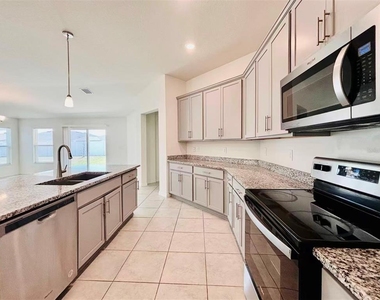 1028 Mattie Pointe Way - Photo Thumbnail 13