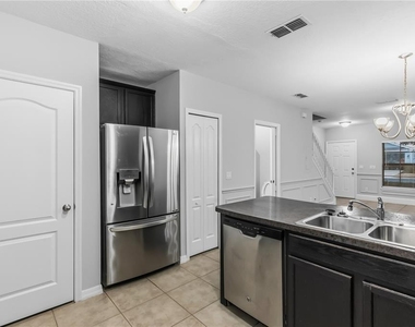 1251 Trillium Park Lane - Photo Thumbnail 6