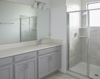 1236 Royal St George Boulevard - Photo Thumbnail 8
