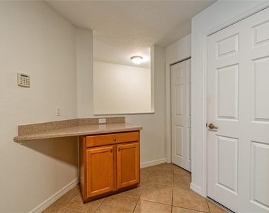 3745 Collingwood Lane - Photo Thumbnail 11