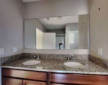 227 Duke Drive - Photo Thumbnail 8