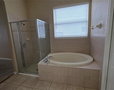 19205 Meadow Pine Drive - Photo Thumbnail 7