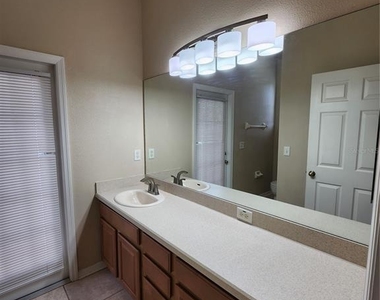19205 Meadow Pine Drive - Photo Thumbnail 10
