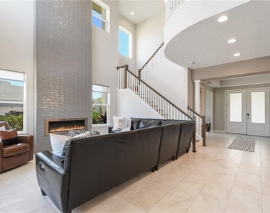7933 Dausset Street - Photo Thumbnail 11