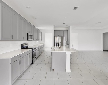 4253 Eastminster Road - Photo Thumbnail 7