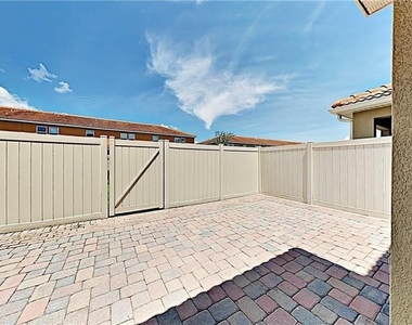 2129 Leather Fern Drive - Photo Thumbnail 9