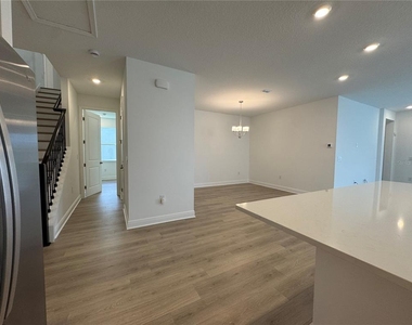 1675 Pyramid Hill Street - Photo Thumbnail 23