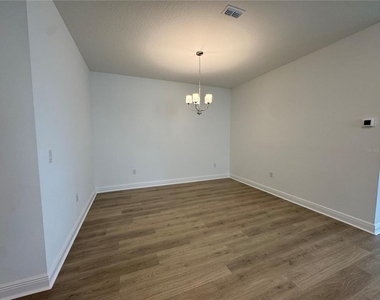 1675 Pyramid Hill Street - Photo Thumbnail 24