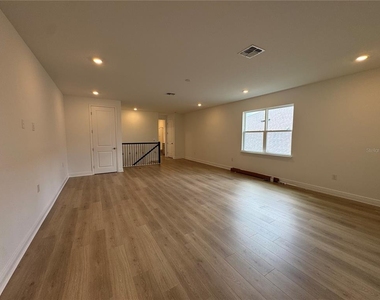 1675 Pyramid Hill Street - Photo Thumbnail 32