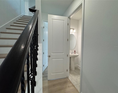 1675 Pyramid Hill Street - Photo Thumbnail 36