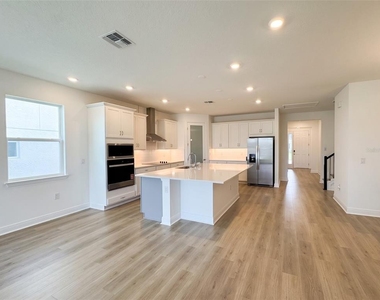 1675 Pyramid Hill Street - Photo Thumbnail 8