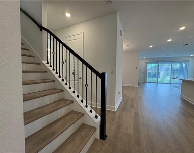1675 Pyramid Hill Street - Photo Thumbnail 5