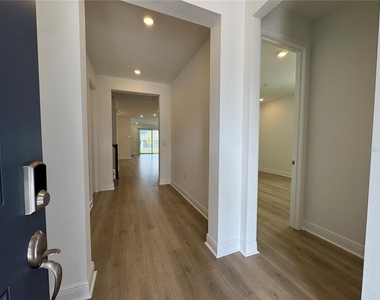 1675 Pyramid Hill Street - Photo Thumbnail 11