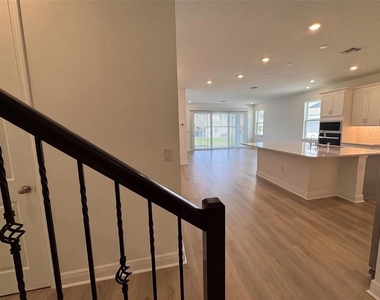 1675 Pyramid Hill Street - Photo Thumbnail 9