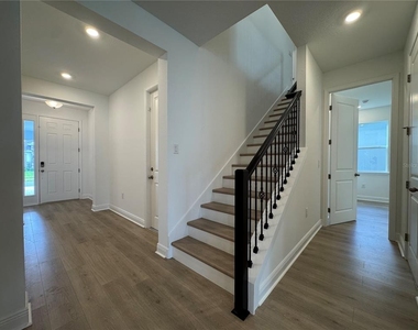 1675 Pyramid Hill Street - Photo Thumbnail 14