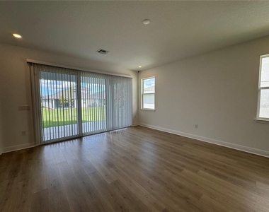 1675 Pyramid Hill Street - Photo Thumbnail 16