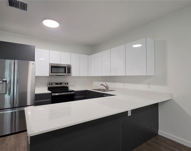 1589 Nw 29th Road - Photo Thumbnail 4