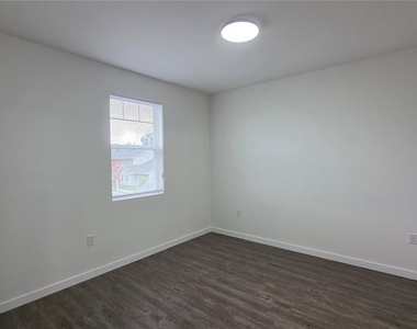 1589 Nw 29th Road - Photo Thumbnail 9