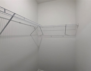1589 Nw 29th Road - Photo Thumbnail 12