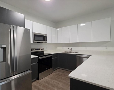 1589 Nw 29th Road - Photo Thumbnail 3