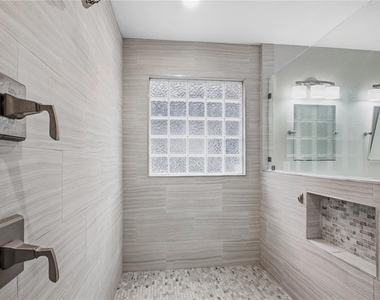 11526 Nw 16th Place - Photo Thumbnail 27