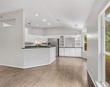 11526 Nw 16th Place - Photo Thumbnail 16