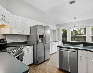 11526 Nw 16th Place - Photo Thumbnail 21