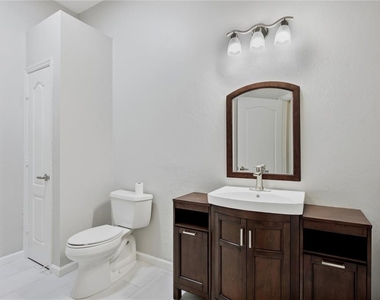 11526 Nw 16th Place - Photo Thumbnail 31