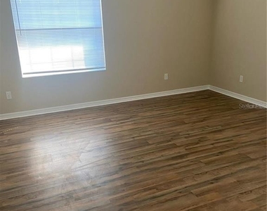 8 Paul Place - Photo Thumbnail 9