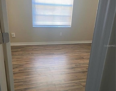 8 Paul Place - Photo Thumbnail 6